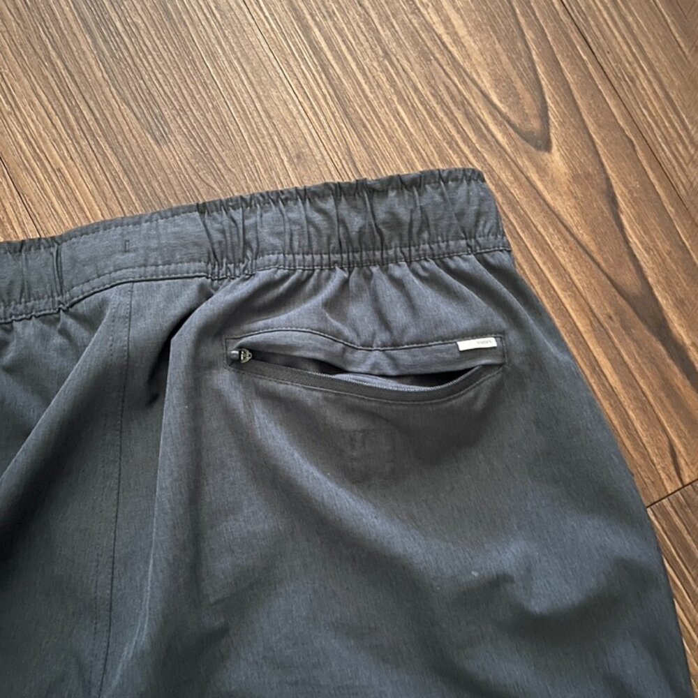 Vuori Banks Unlined Short 5” Men’s Medium Navy Linen Texture Like New - Picture 6 of 7